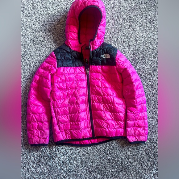 Girls North Face Thermoball jacket